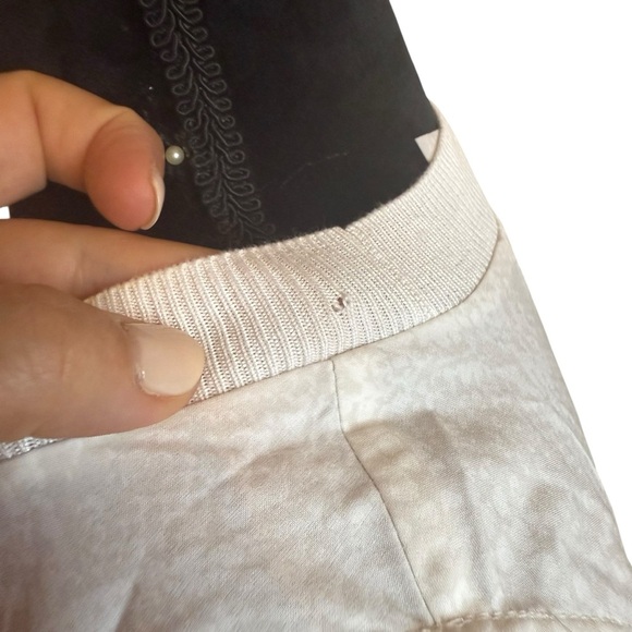 Athleta | White / Tan | Zephyr Print Tank Top | Sz M - Picture 7 of 11